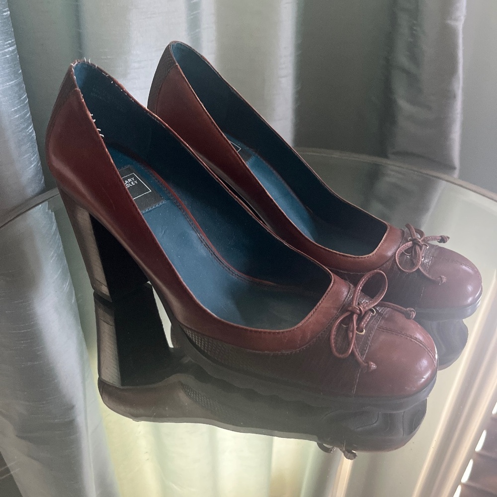 Platform Brown heels